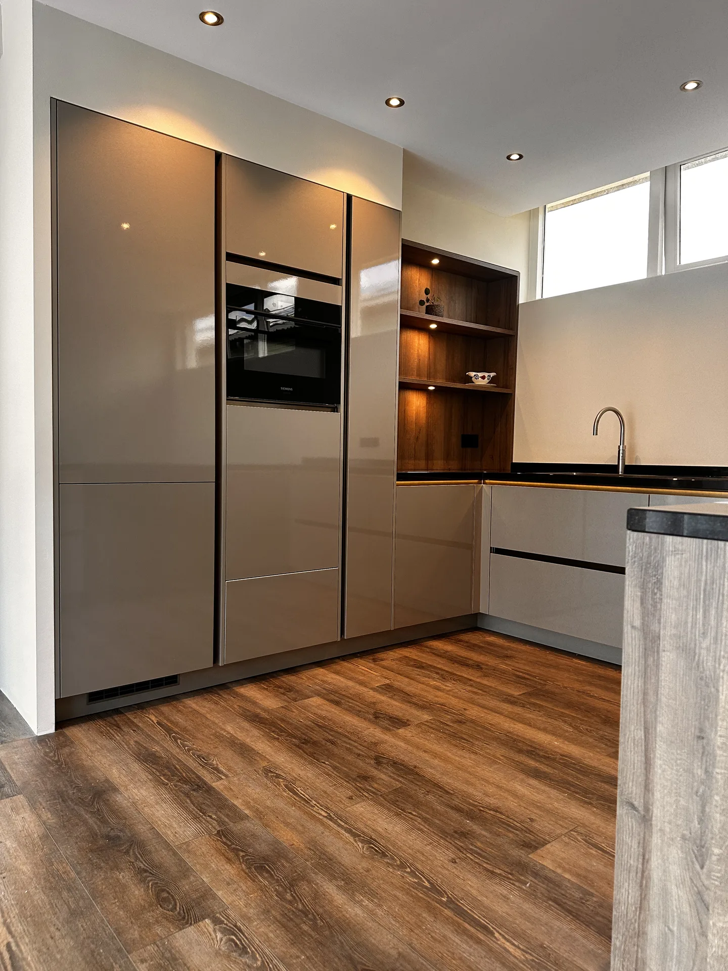 Nieuwe keuken op maat in Den Haag, ontworpen en geplaatst door Dutch Design